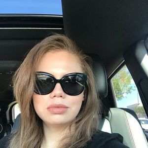 Meet your Posher, Samantha